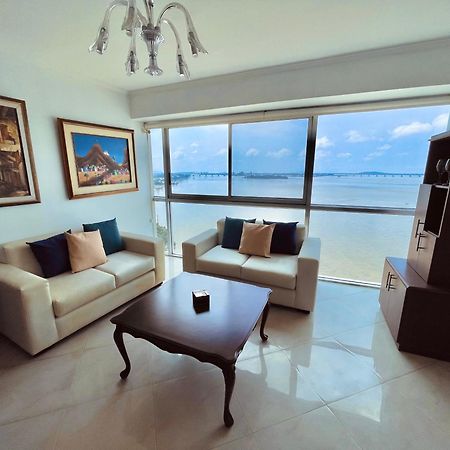 Suite Frente Al Rio En Puerto Santa Ana Riverfront Guayaquil Exteriör bild
