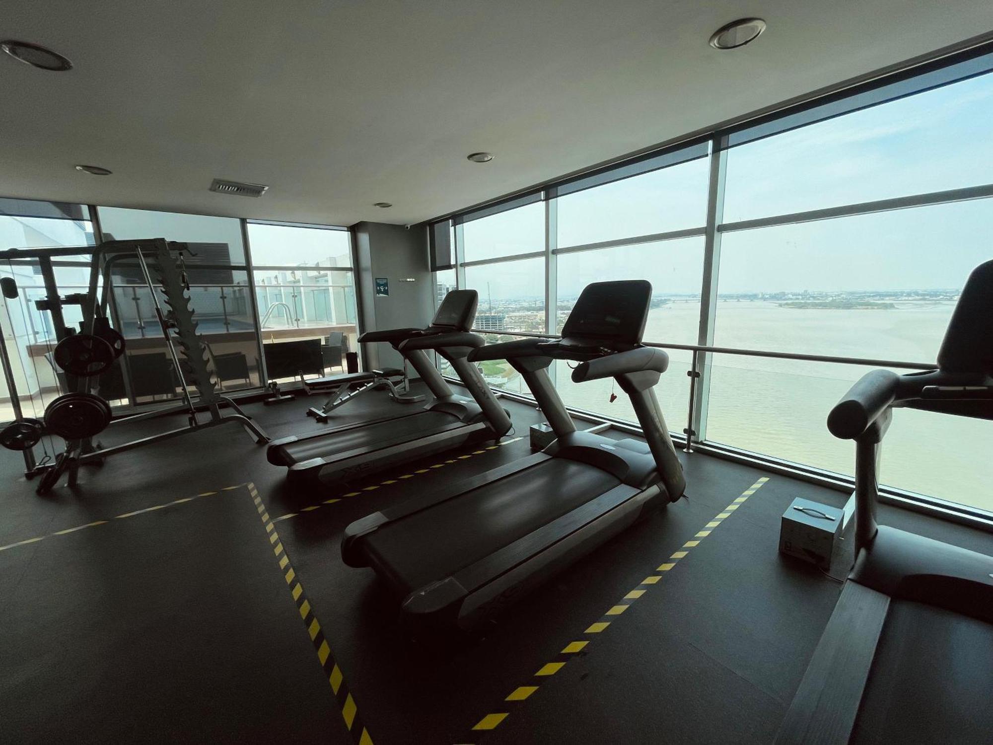 Suite Frente Al Rio En Puerto Santa Ana Riverfront Guayaquil Exteriör bild