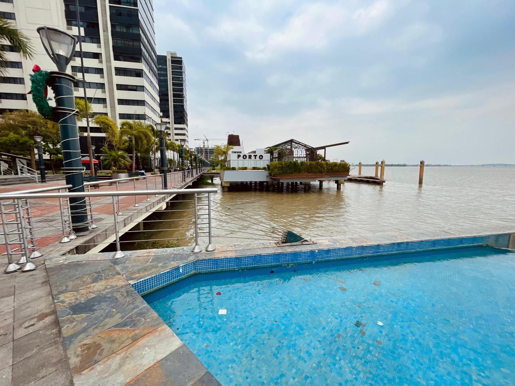 Suite Frente Al Rio En Puerto Santa Ana Riverfront Guayaquil Exteriör bild